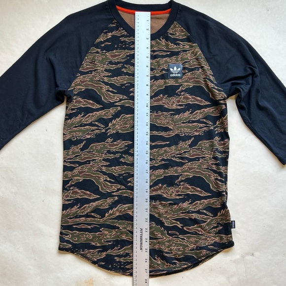 Adidas skateboarding 3/4 sleeve T-shirt, tiger stripe camo body - Picture 8 of 9